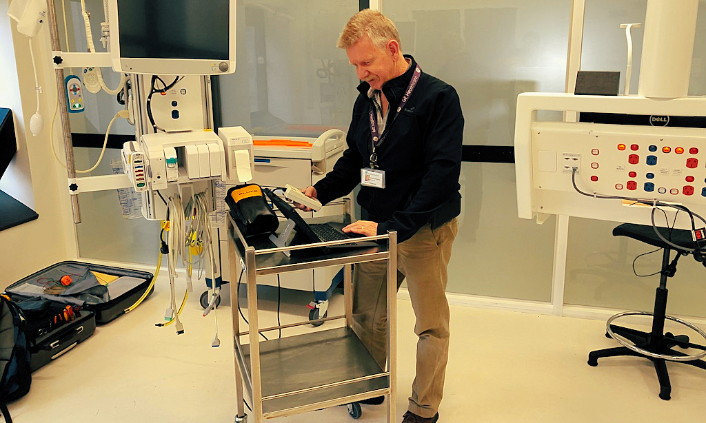 Man performing AS/NZS 3003 Testing and Certification